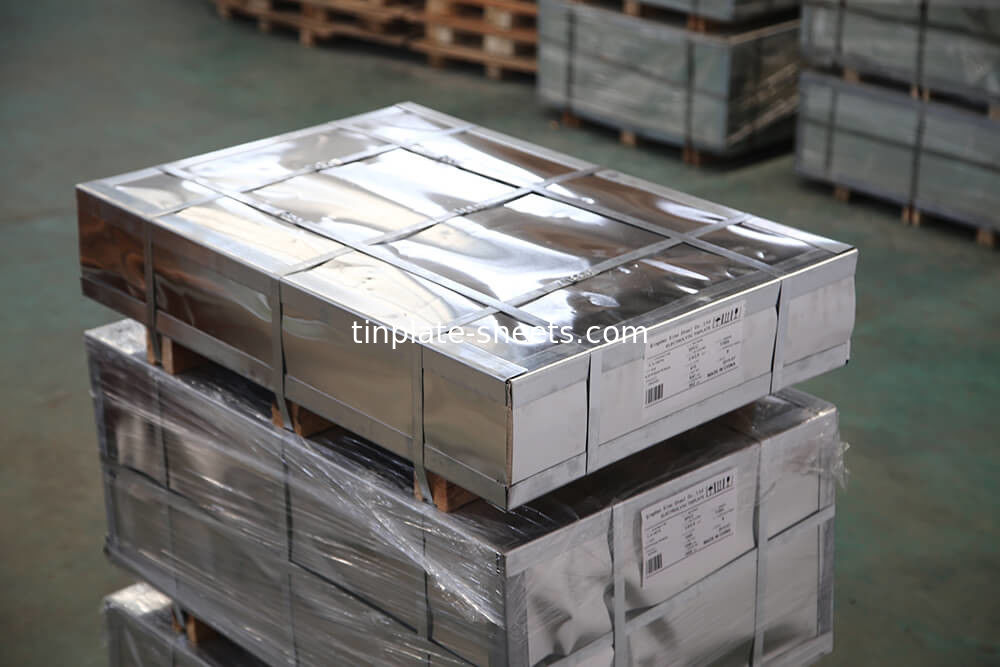 Plaques d'étain pour les boîtes de conserve chimiques et les boîtes de conserve alimentaire de 1,5 à 1,85 MT de poids par emballage et JIS G3303 EN10202 Norme ASTM624